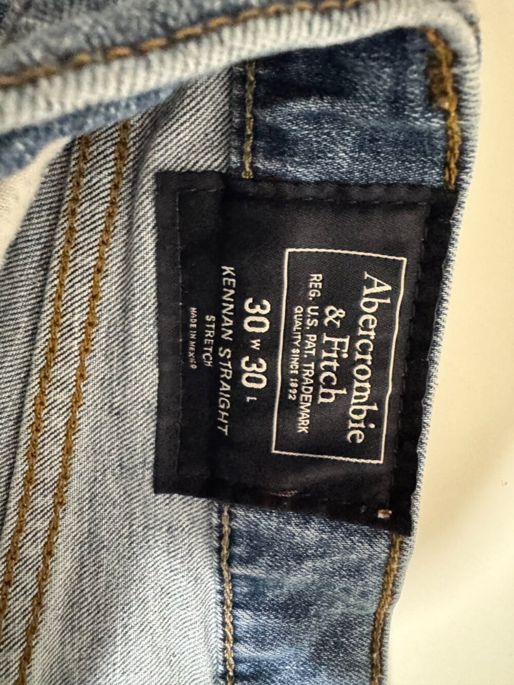 Abercrombie & Fitch Kennan Straight Denim Cutoff Shorts Women's Size 30 - Picture 3 of 4